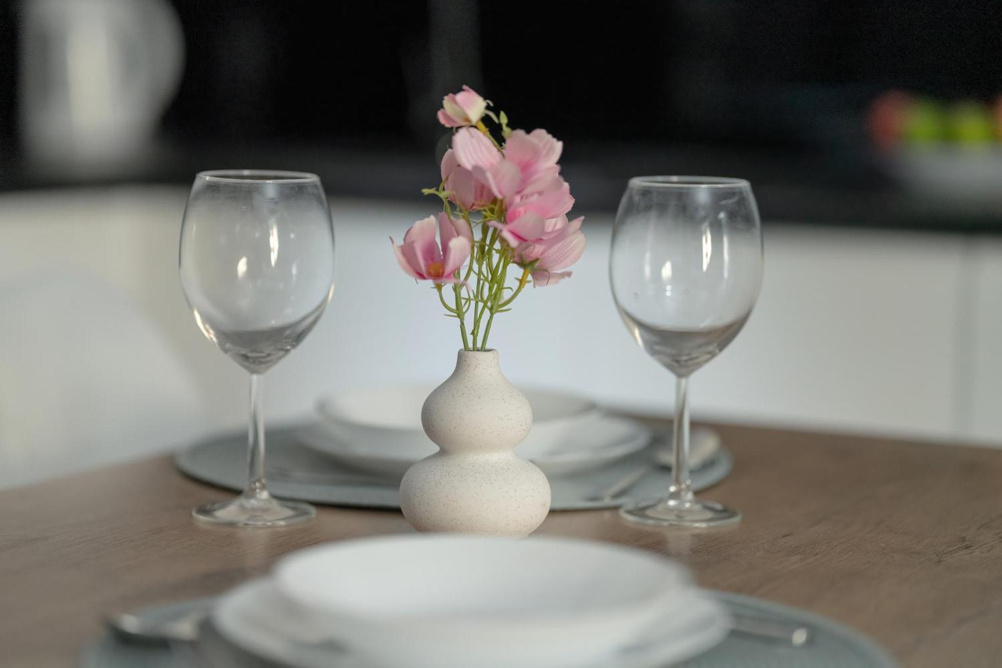 Stylowe I Eleganckie Studia Very Berry W Poznaniu By Noclegi Renters Eksteriør billede